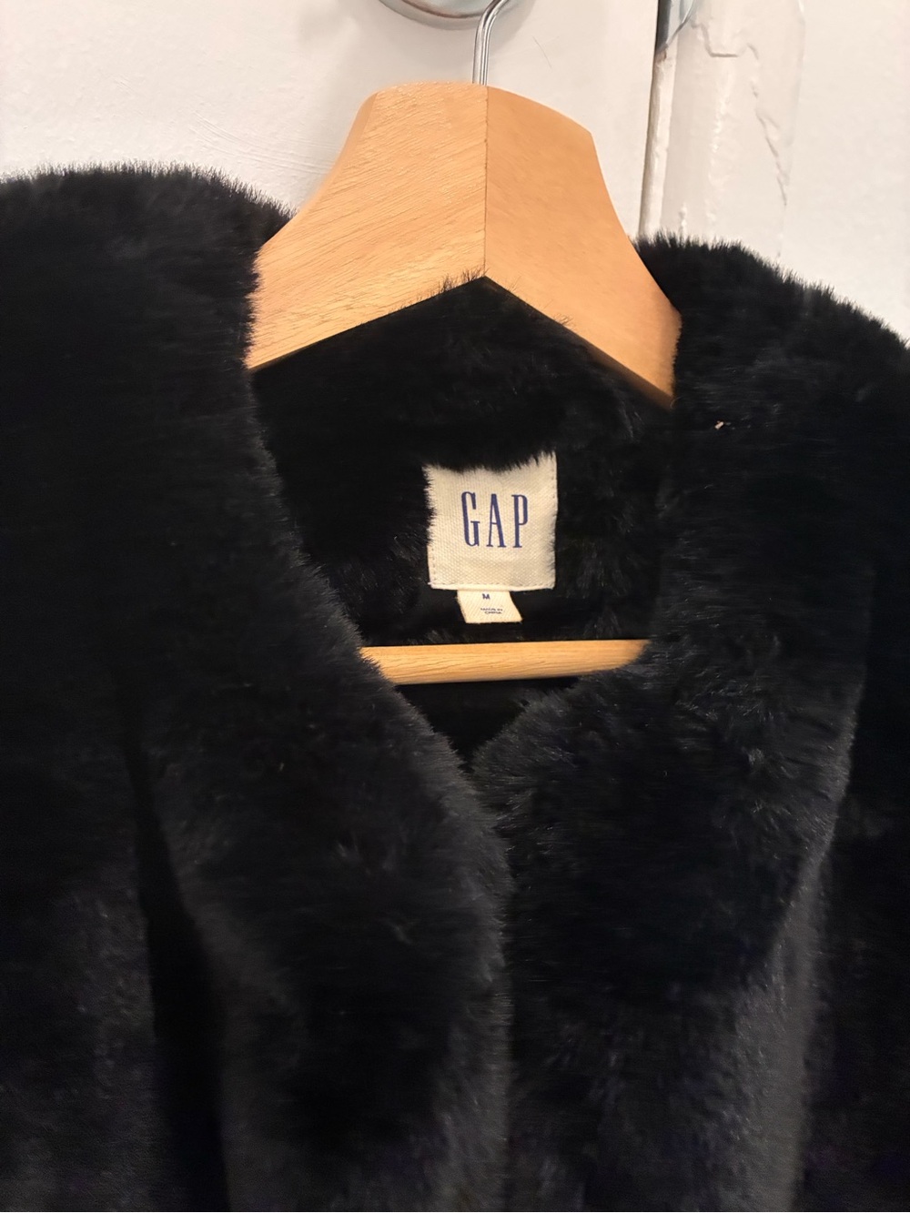 GAP Black Faux Fur Jacket - Picture 2 of 6